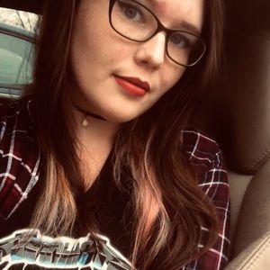 Meet your Posher, Avary